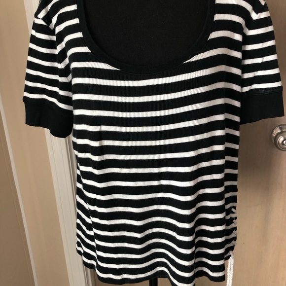 Women’s light weight sweater short sleeve - Picture 1 of 4